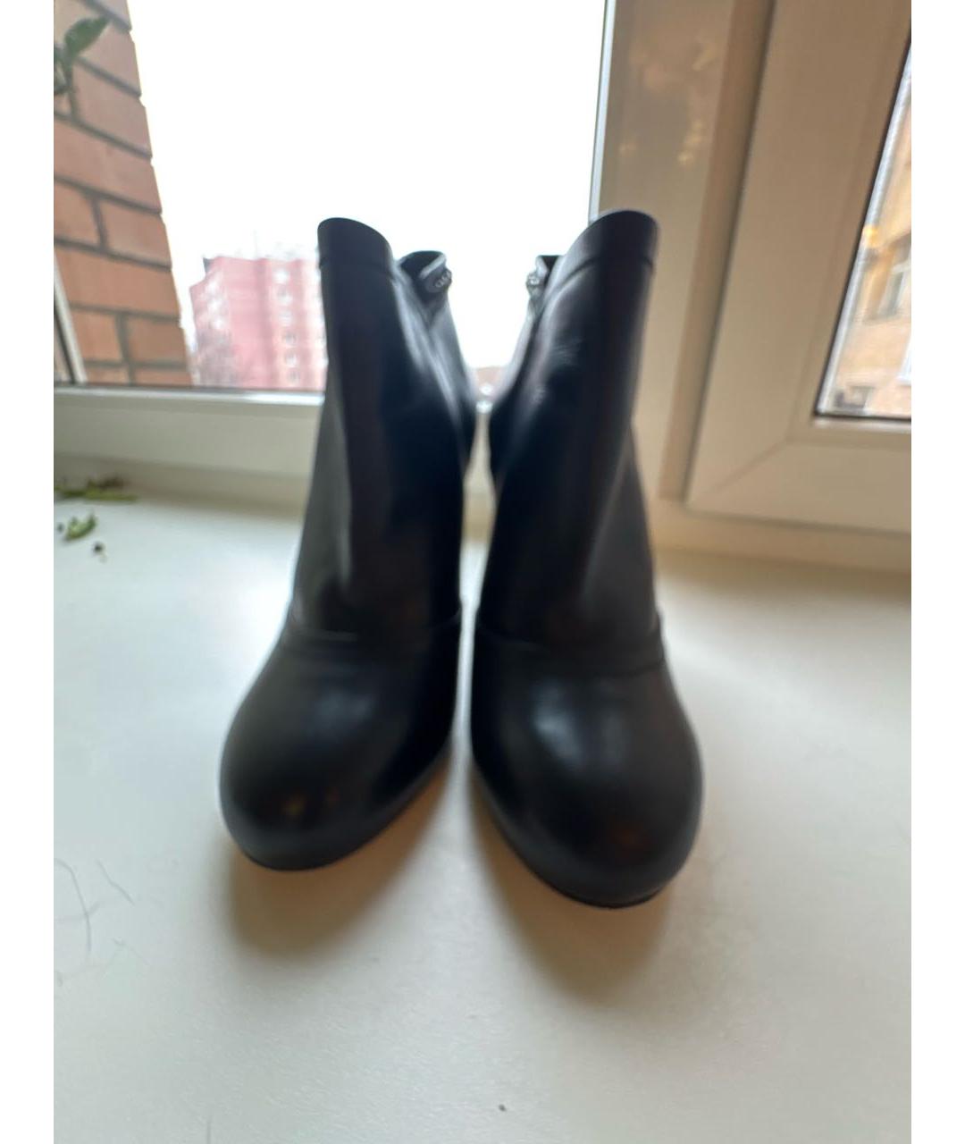 CHANEL Черные кожаные ботильоны, фото 2