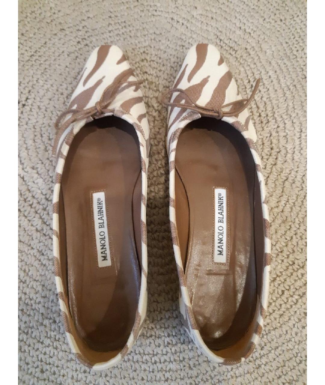 MANOLO BLAHNIK Бежевые текстильные балетки, фото 3