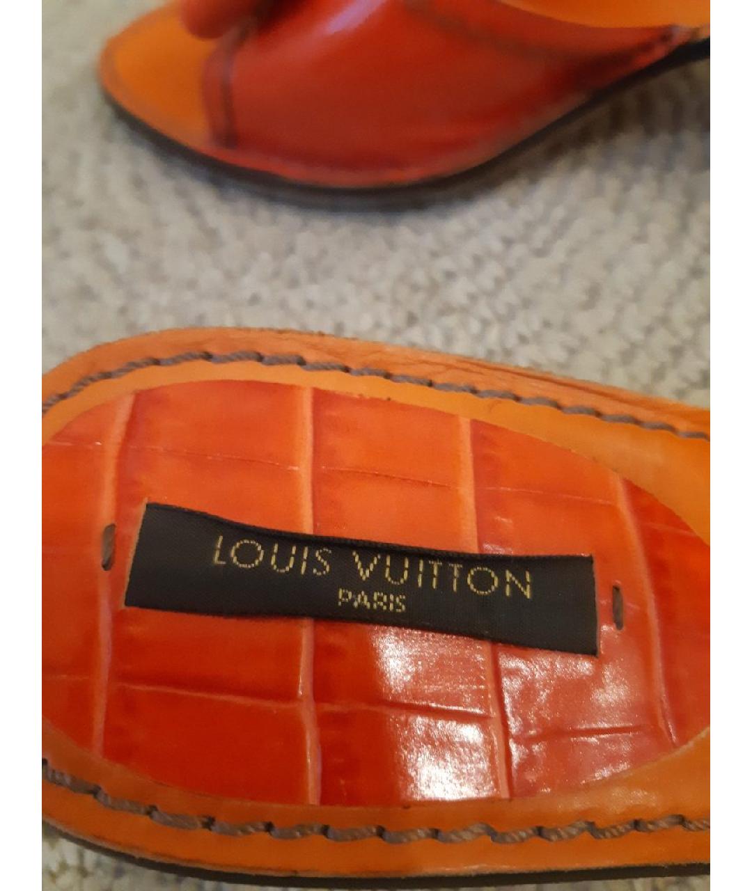 LOUIS VUITTON Красные кожаные мюли, фото 5