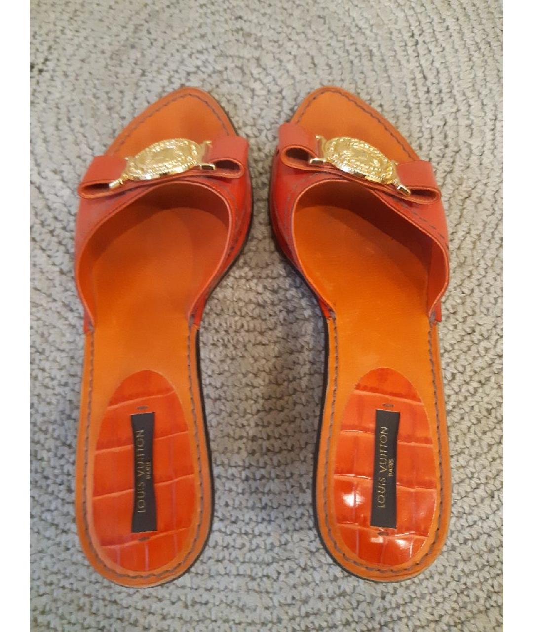 LOUIS VUITTON Красные кожаные мюли, фото 3