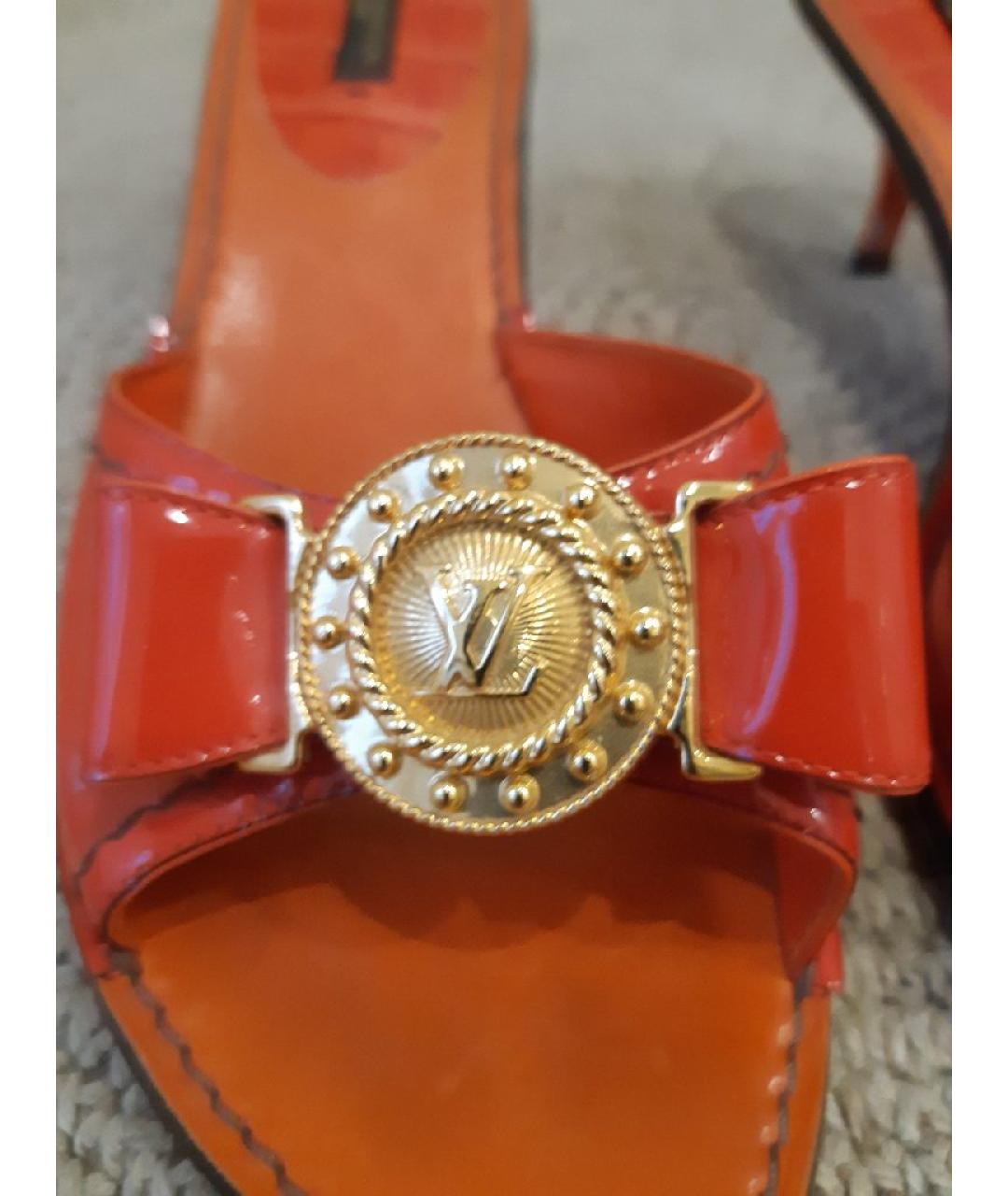 LOUIS VUITTON Красные кожаные мюли, фото 6