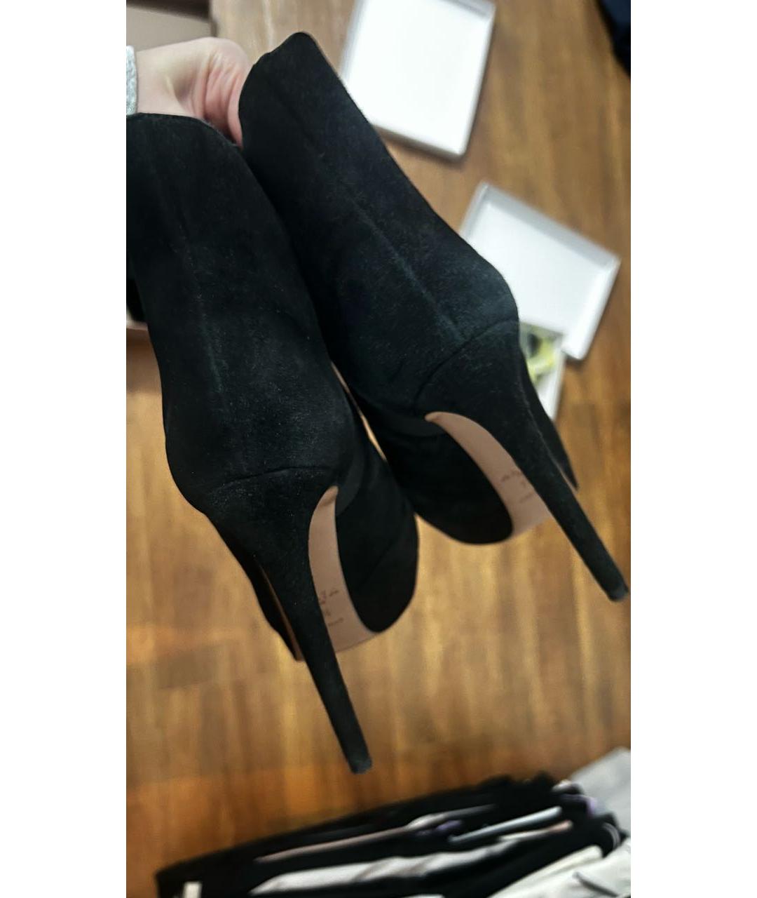 ALAIA Черные замшевые ботильоны, фото 3