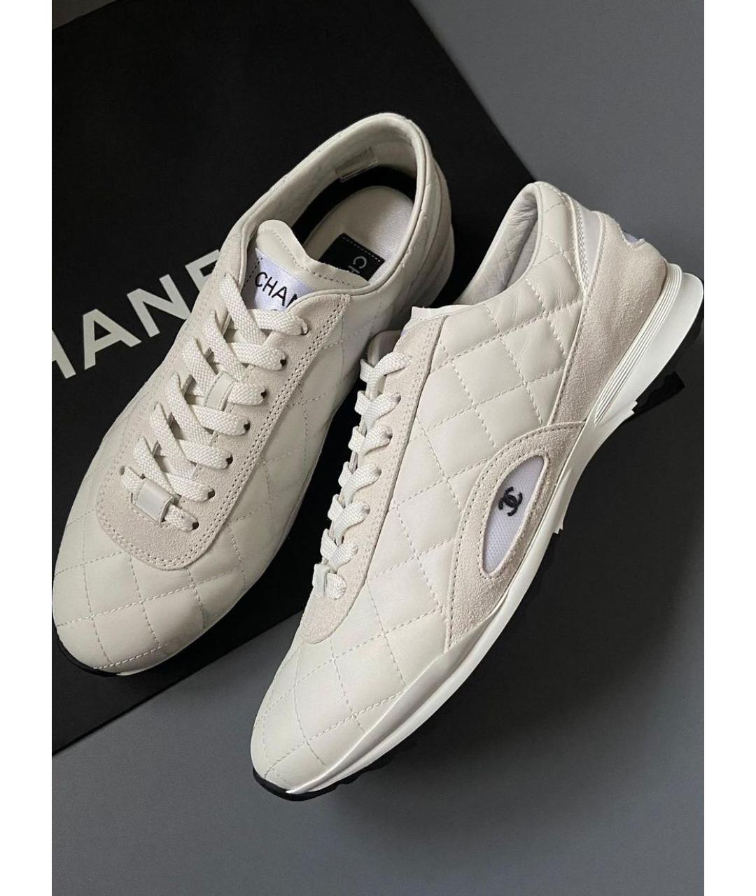 CHANEL Белые кожаные кеды, фото 3
