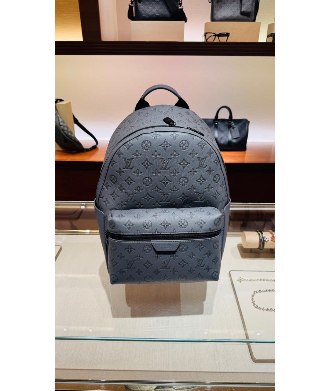 LOUIS VUITTON Серый рюкзак из искусственной кожи, фото 2