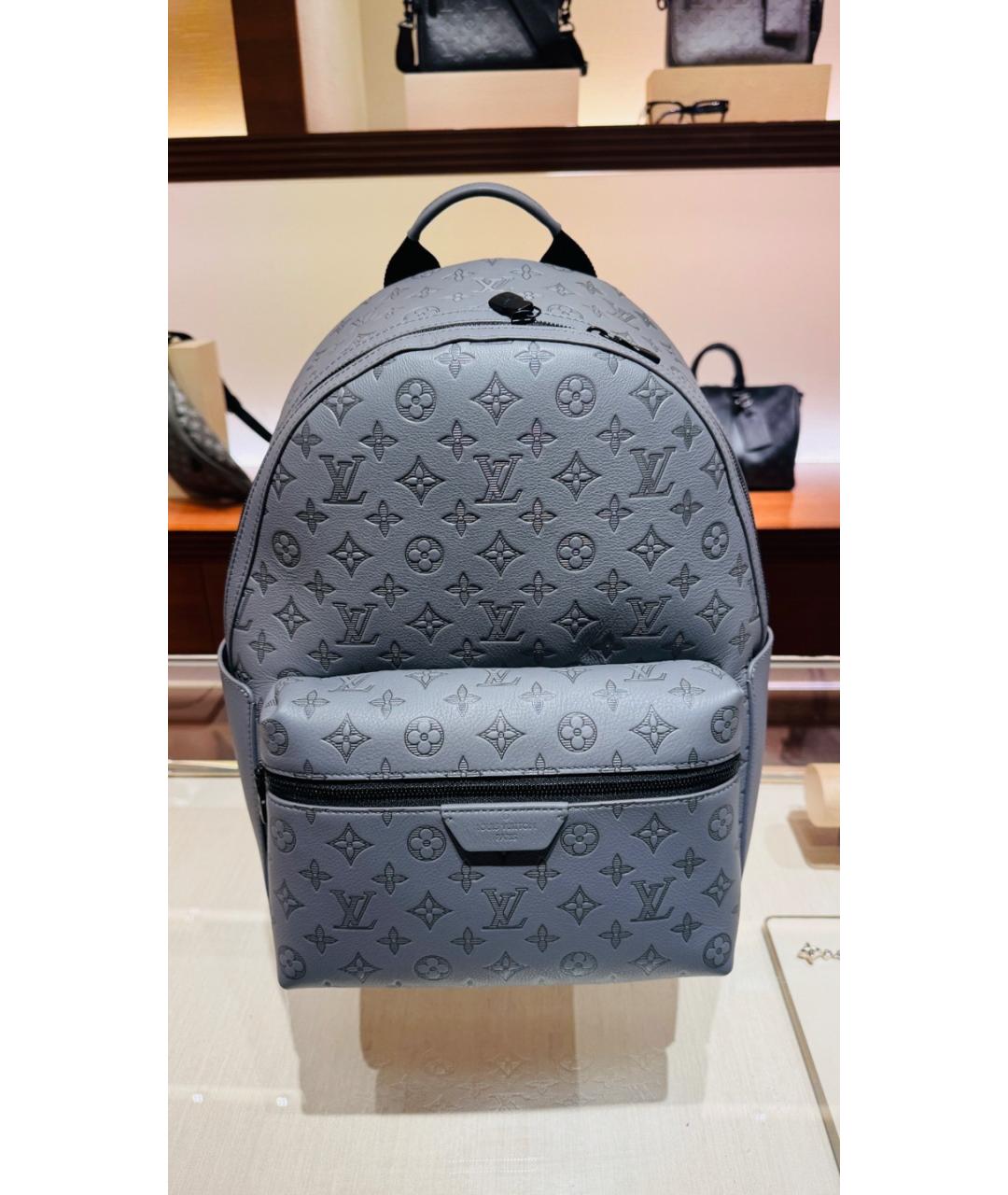 LOUIS VUITTON Серый рюкзак из искусственной кожи, фото 6