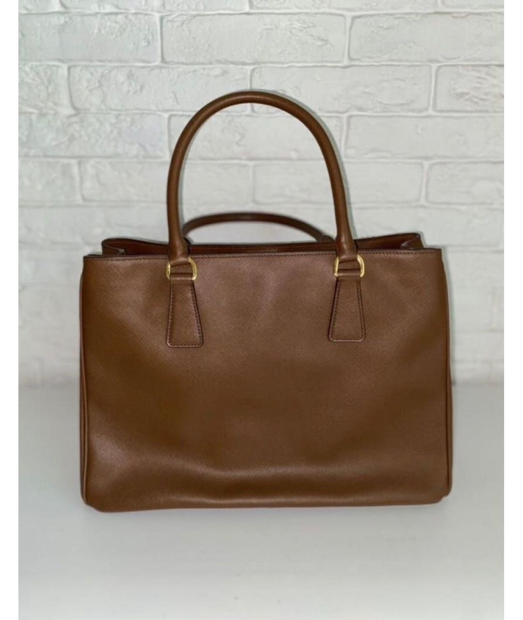 PRADA Коричневая кожаная сумка с короткими ручками, фото 4