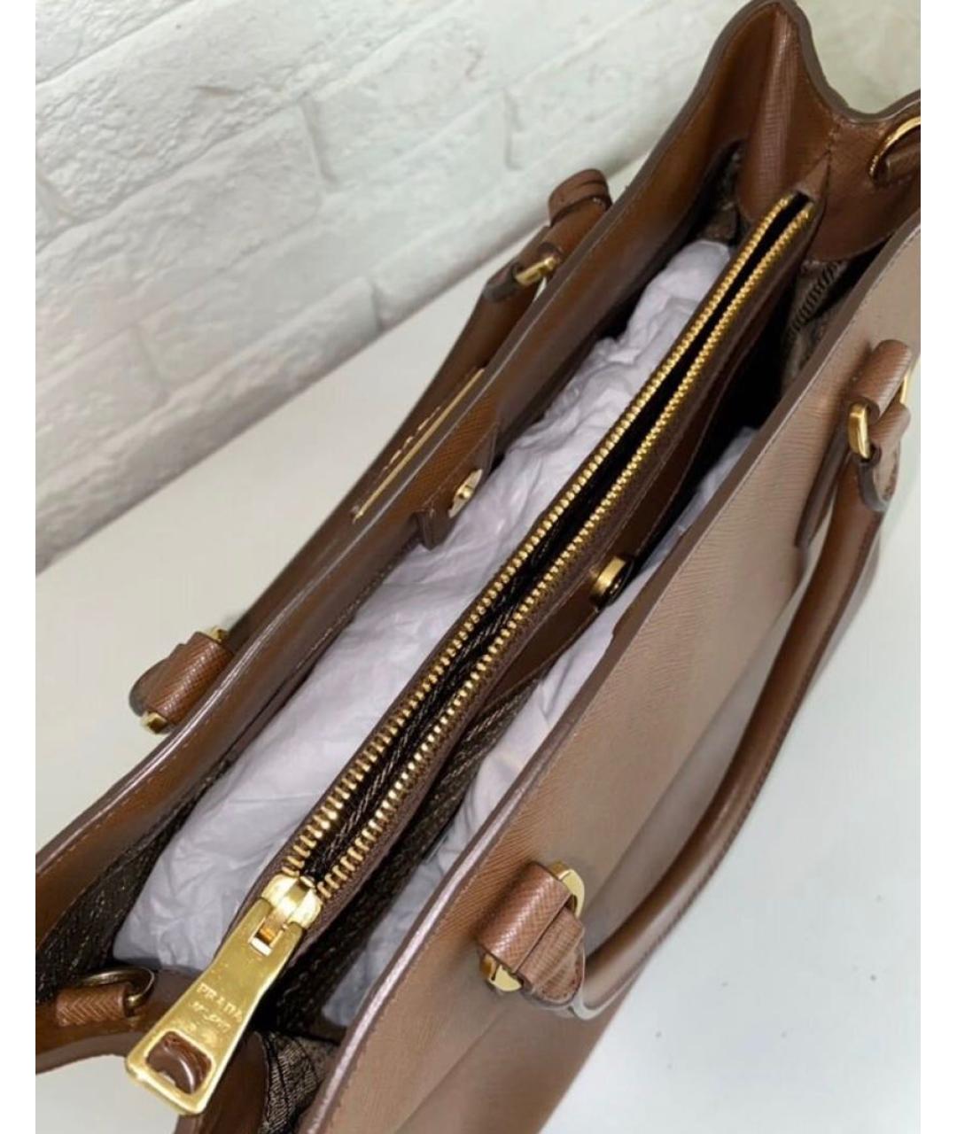 PRADA Коричневая кожаная сумка с короткими ручками, фото 5