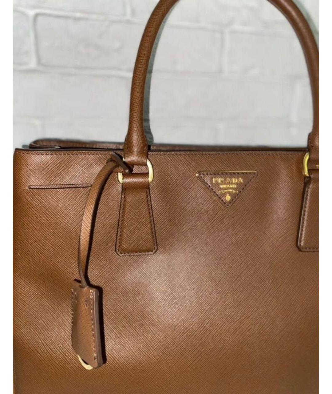 PRADA Коричневая кожаная сумка с короткими ручками, фото 6