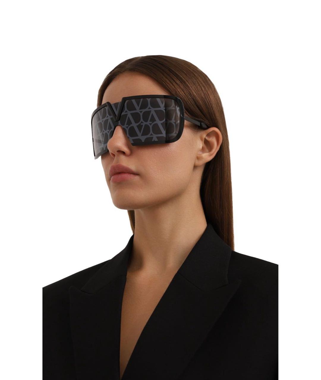 VALENTINO Черные солнцезащитные очки, фото 2