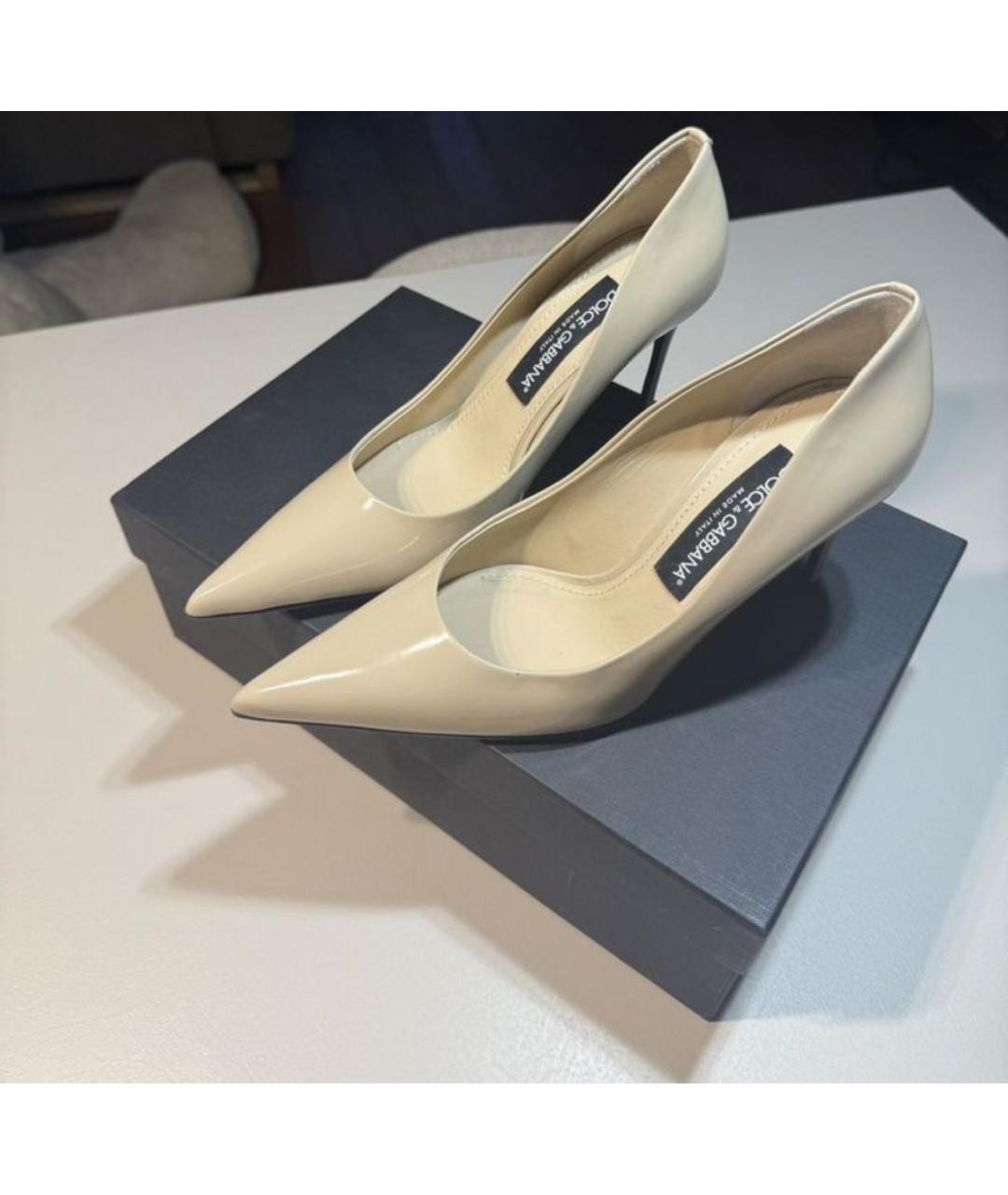 DOLCE&GABBANA Бежевые туфли из лакированной кожи, фото 3