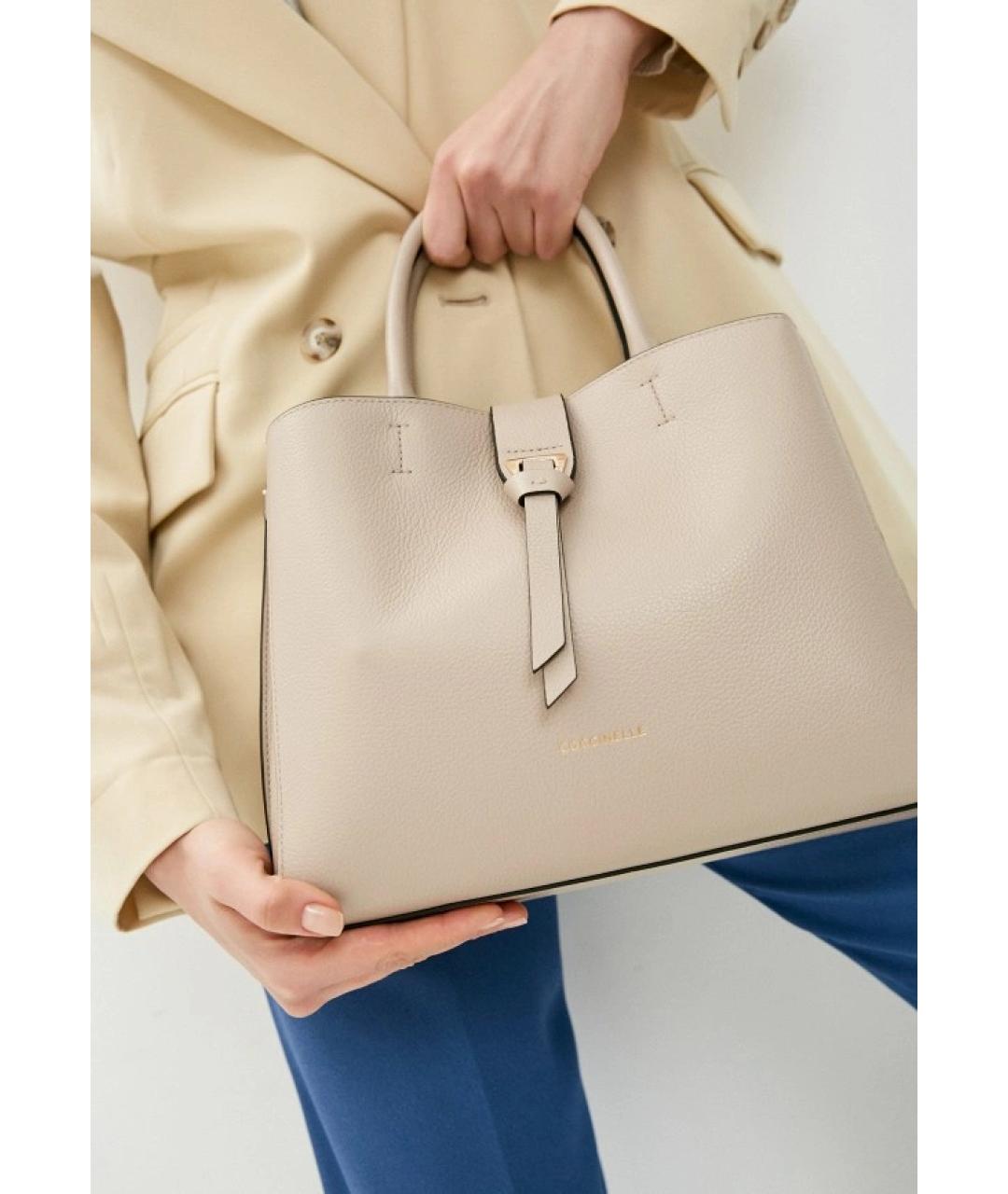 COCCINELLE Бежевая кожаная сумка с короткими ручками, фото 6