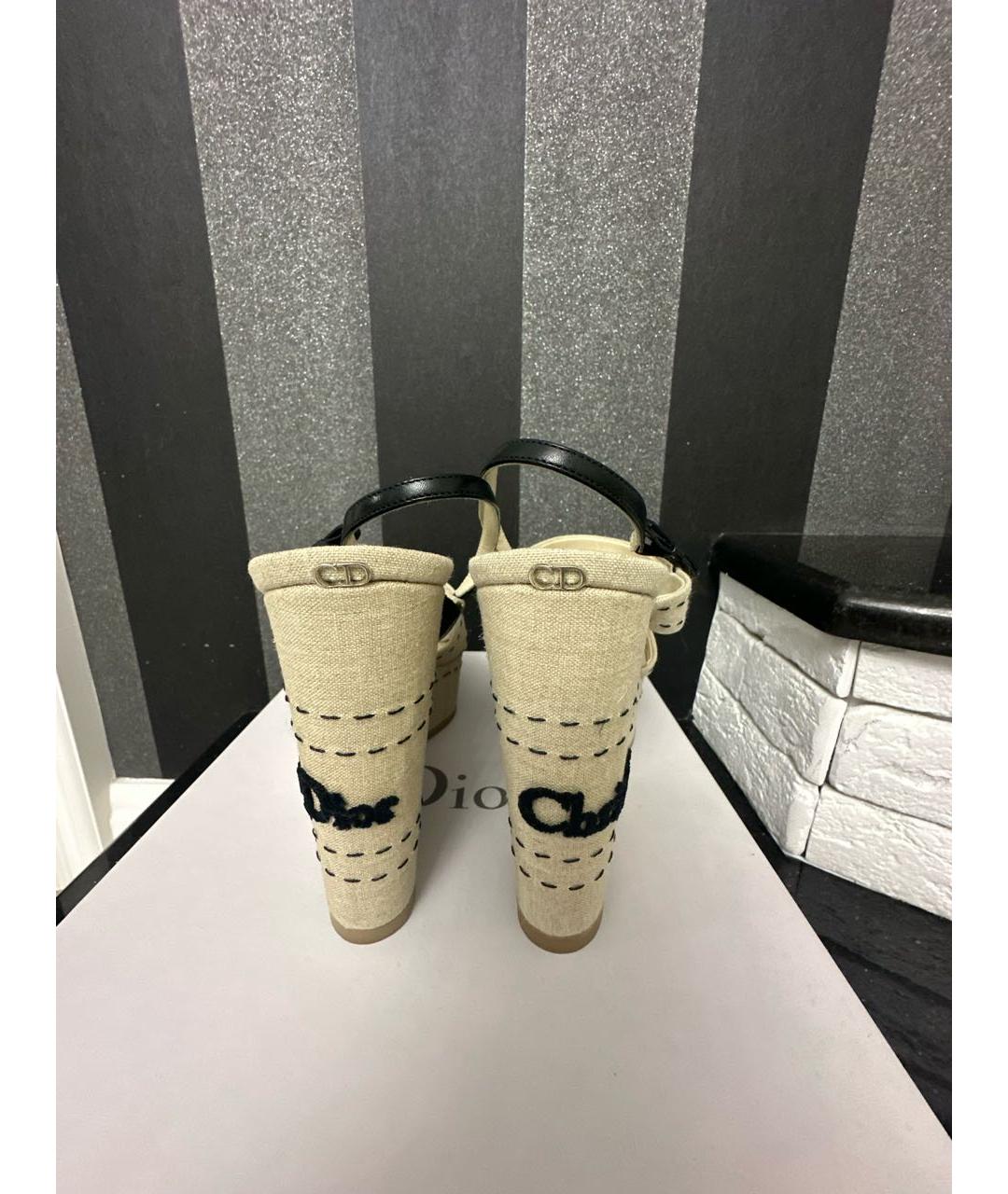 CHRISTIAN DIOR Бежевые текстильные босоножки, фото 4
