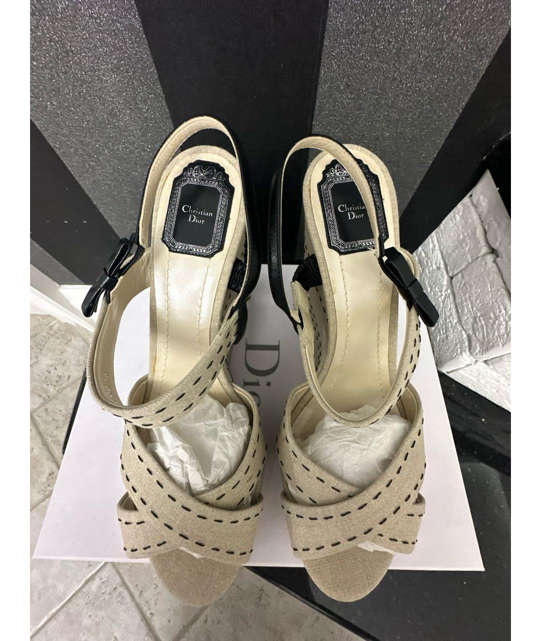 CHRISTIAN DIOR Бежевые текстильные босоножки, фото 2