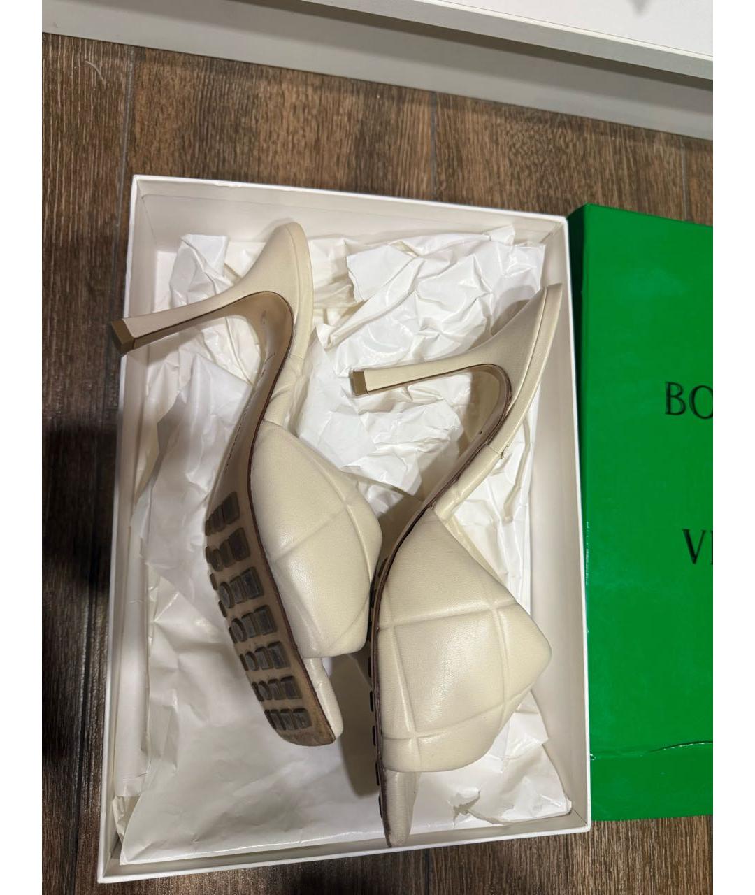 BOTTEGA VENETA Бежевые кожаные мюли, фото 7