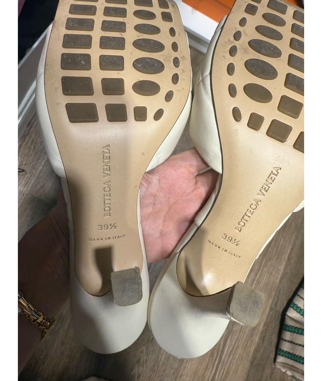 BOTTEGA VENETA Бежевые кожаные мюли, фото 4