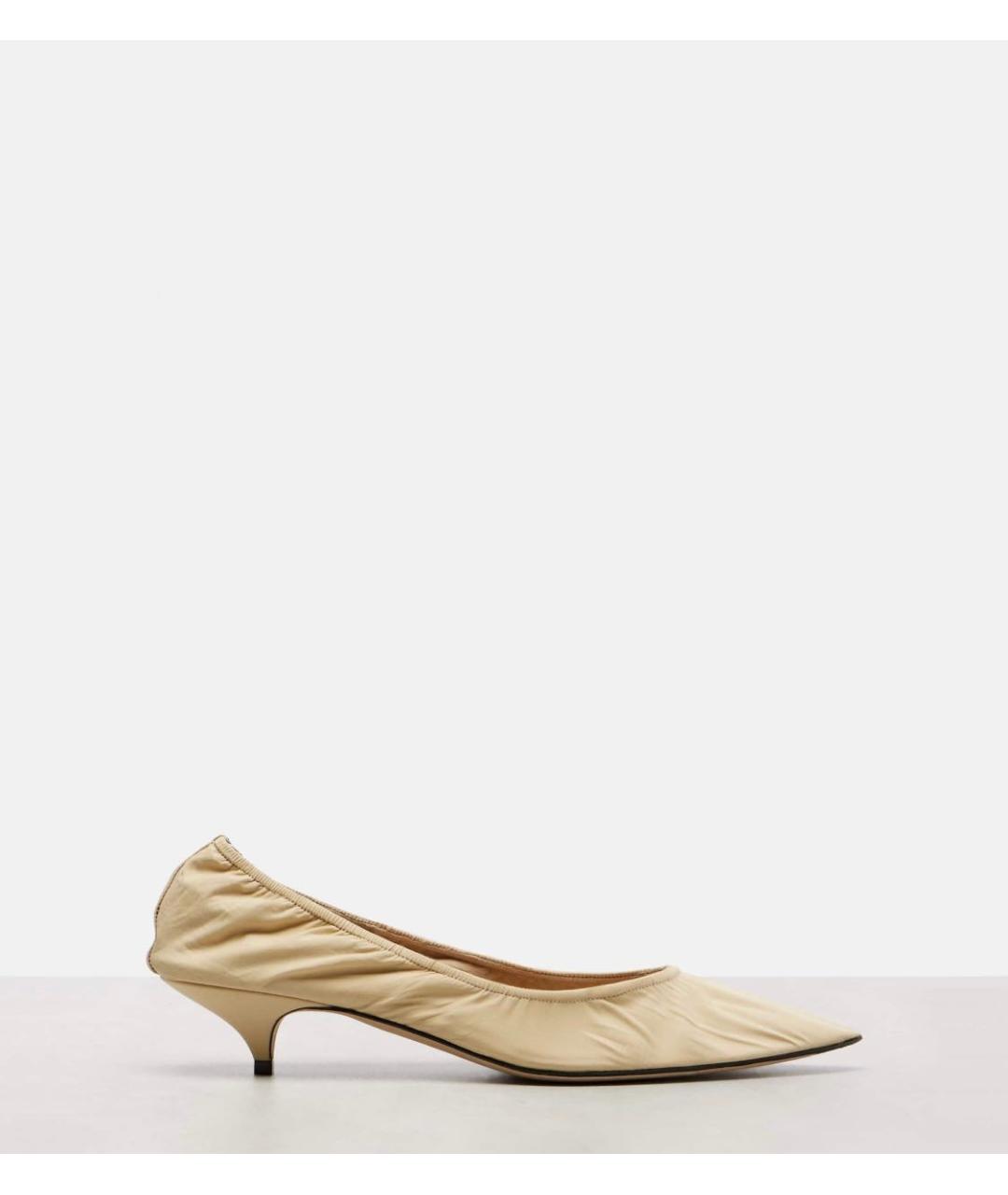 THE ROW Бежевые лодочки на низком каблуке, фото 7