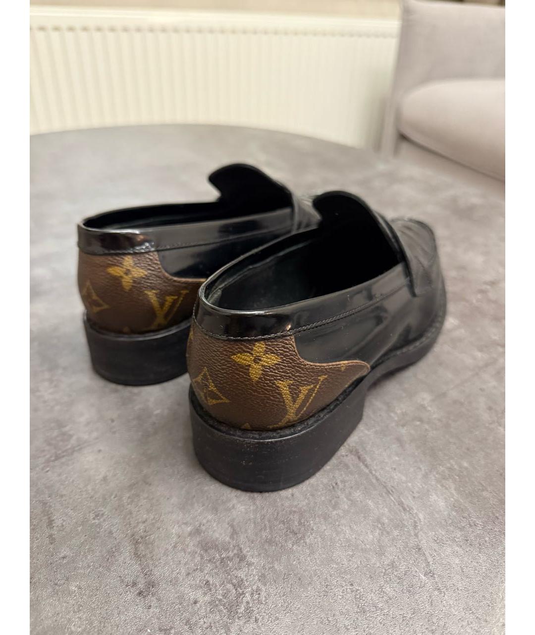 LOUIS VUITTON Черные лоферы из лакированной кожи, фото 3