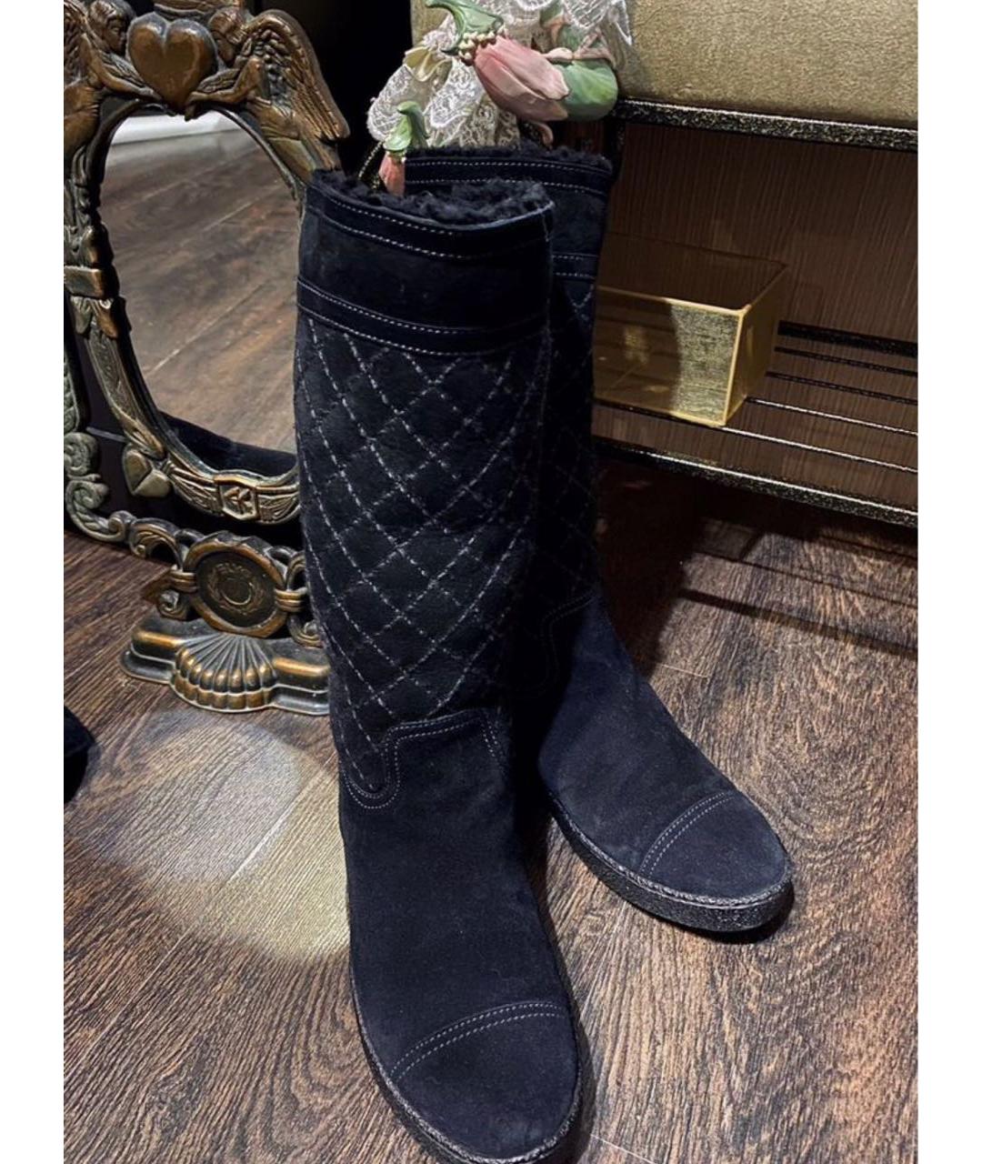 CHANEL Черные кожаные сапоги, фото 2