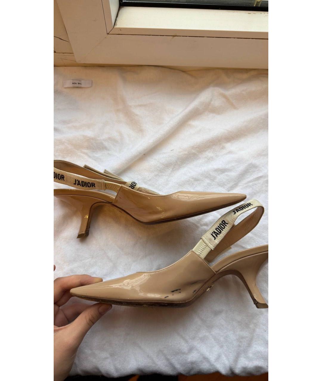 CHRISTIAN DIOR Бежевые туфли из лакированной кожи, фото 3