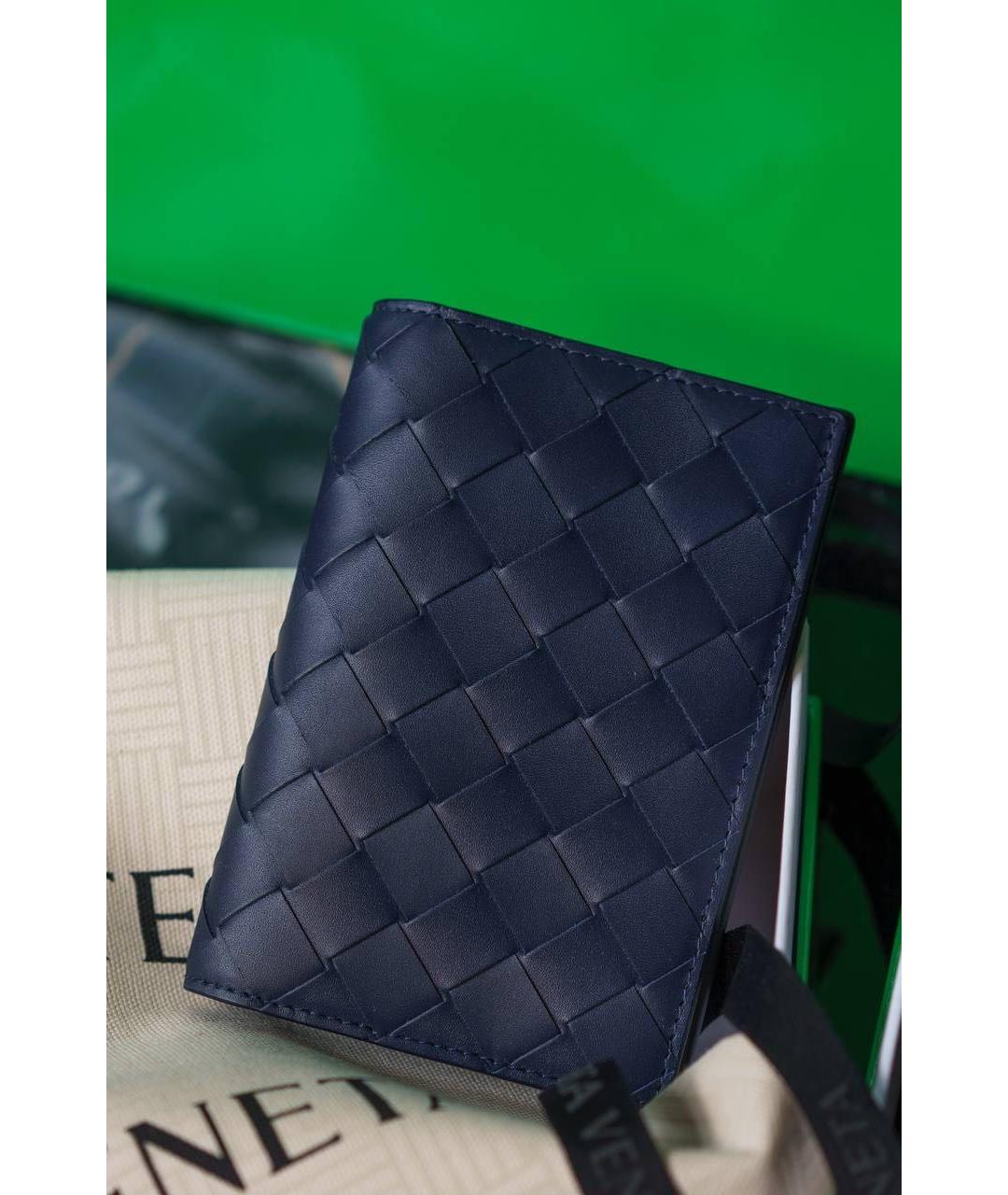 BOTTEGA VENETA Темно-синий кожаный кошелек, фото 3