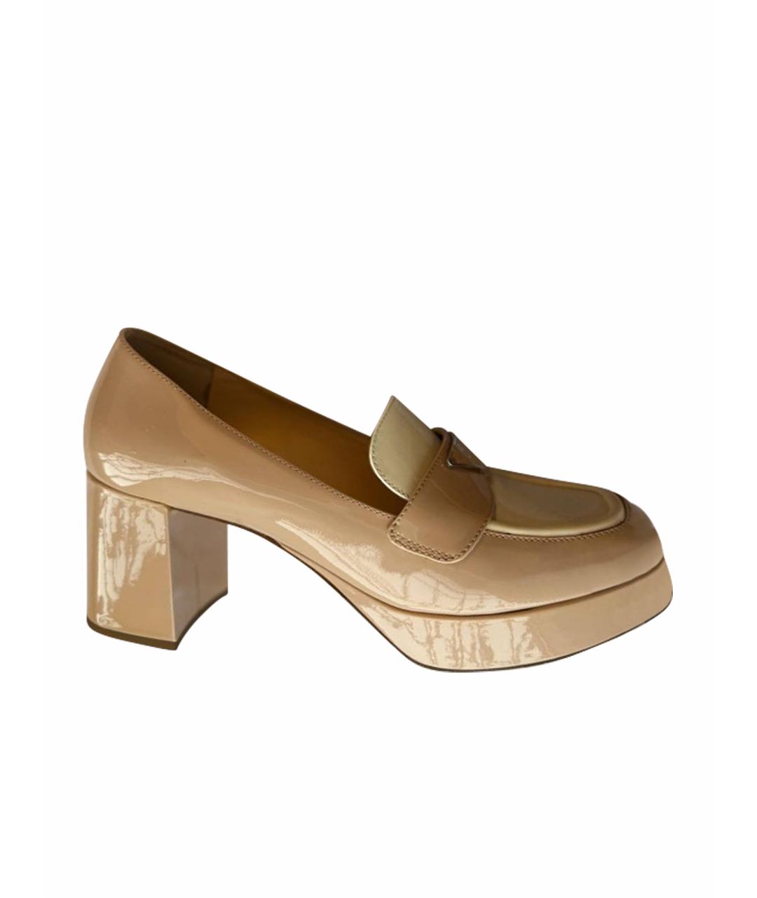 PRADA Бежевые туфли из лакированной кожи, фото 1