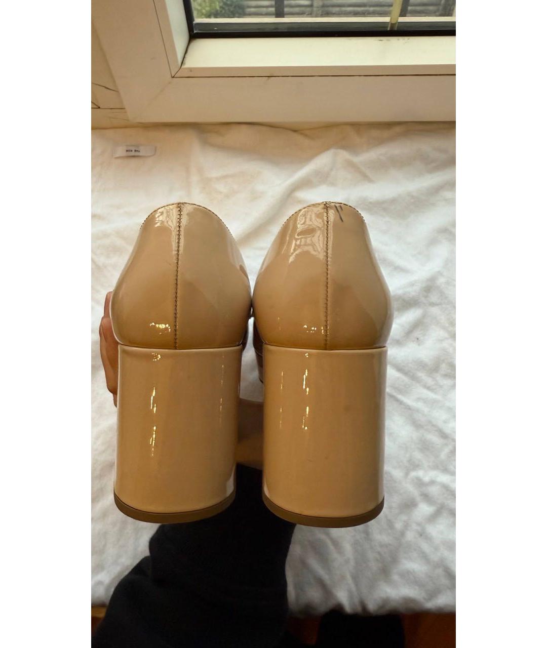 PRADA Бежевые туфли из лакированной кожи, фото 3