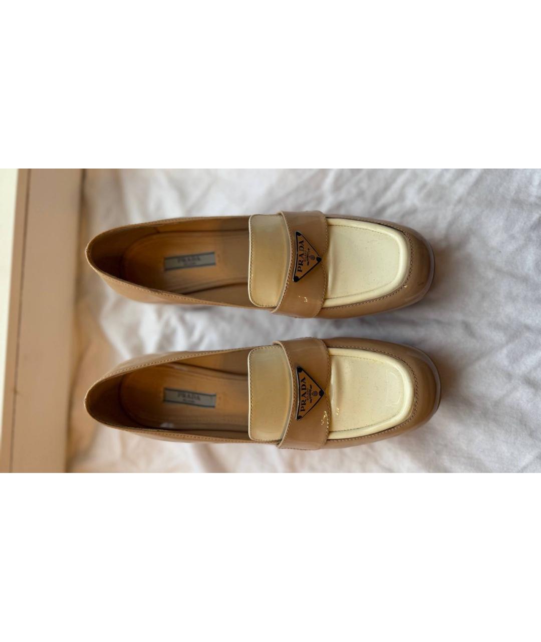 PRADA Бежевые туфли из лакированной кожи, фото 4