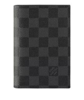 LOUIS VUITTON Обложка/футляр