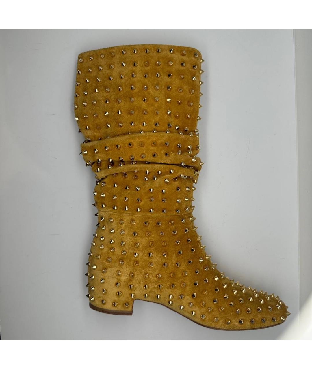 CHRISTIAN LOUBOUTIN Горчичные замшевые сапоги, фото 5