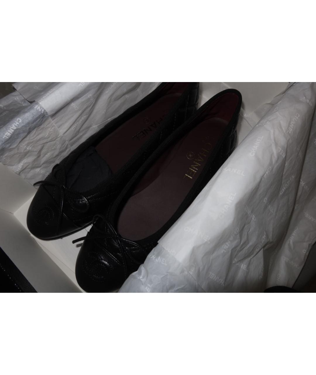 CHANEL Черные кожаные балетки, фото 2