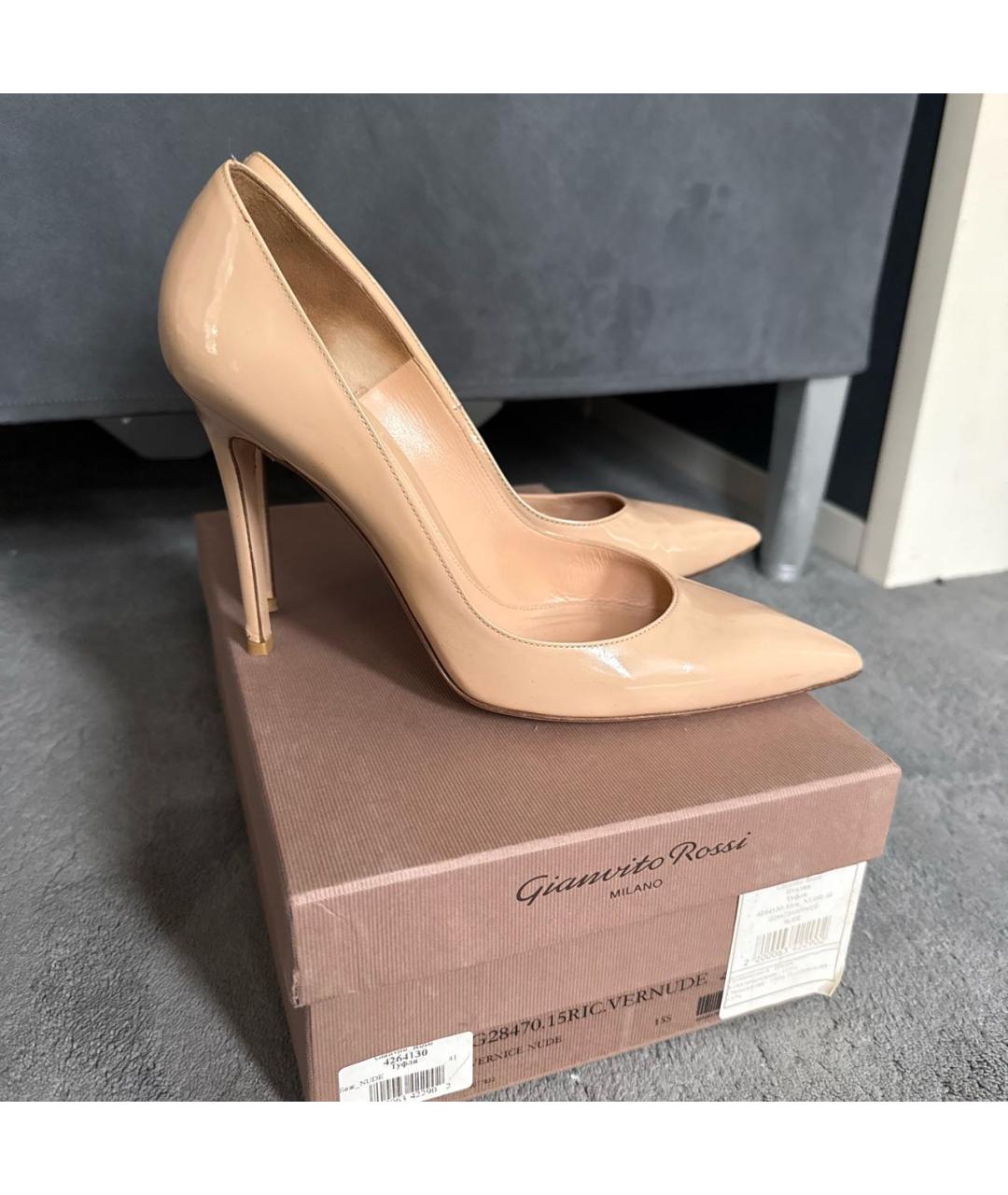 GIANVITO ROSSI Бежевые туфли из лакированной кожи, фото 5