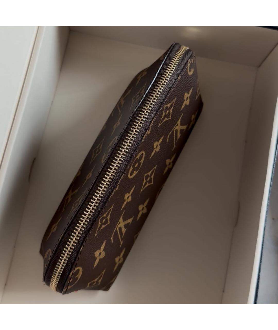 LOUIS VUITTON Коричневая косметичка из искусственной кожи, фото 2
