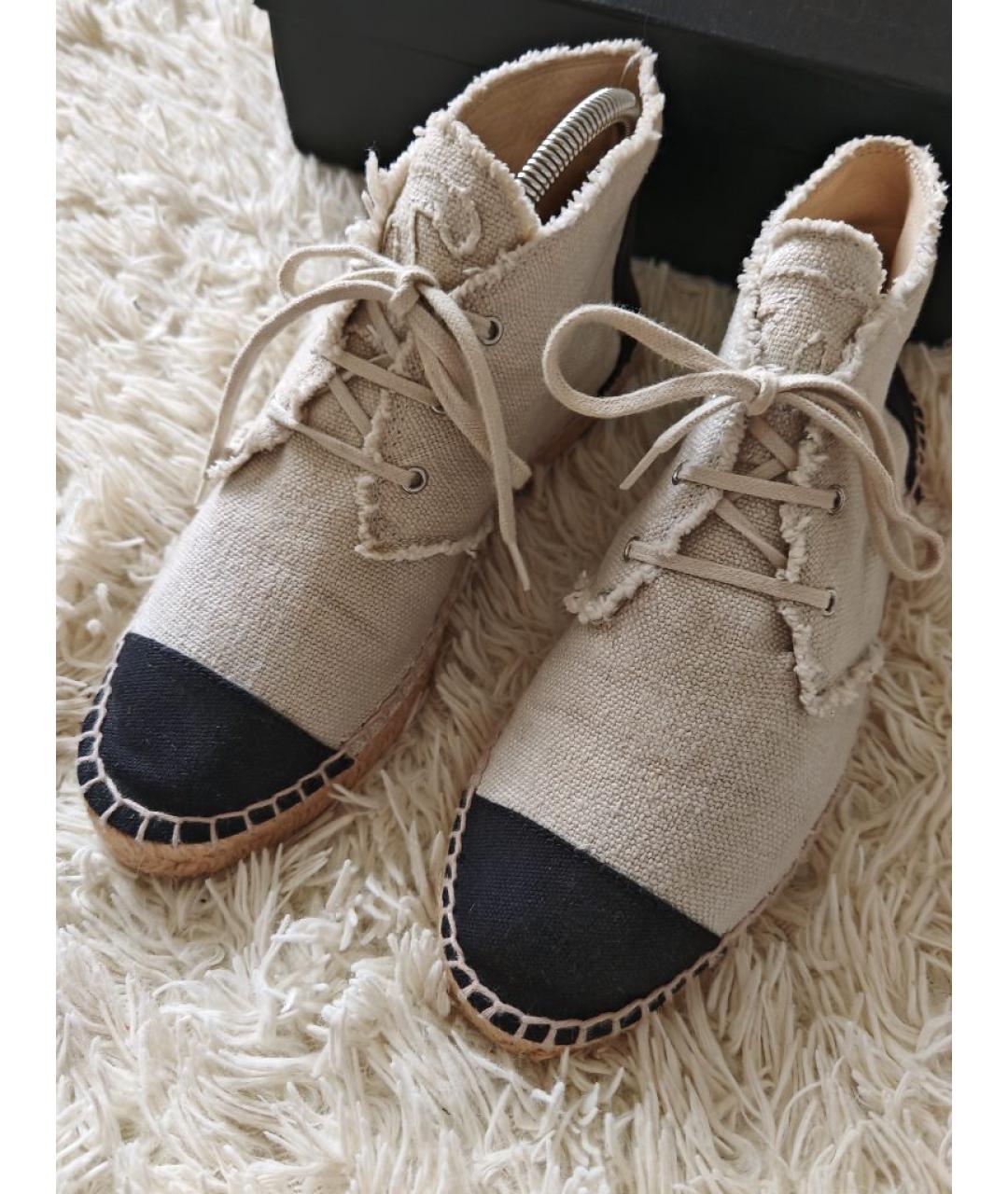 CHANEL Бежевые текстильные ботинки, фото 2