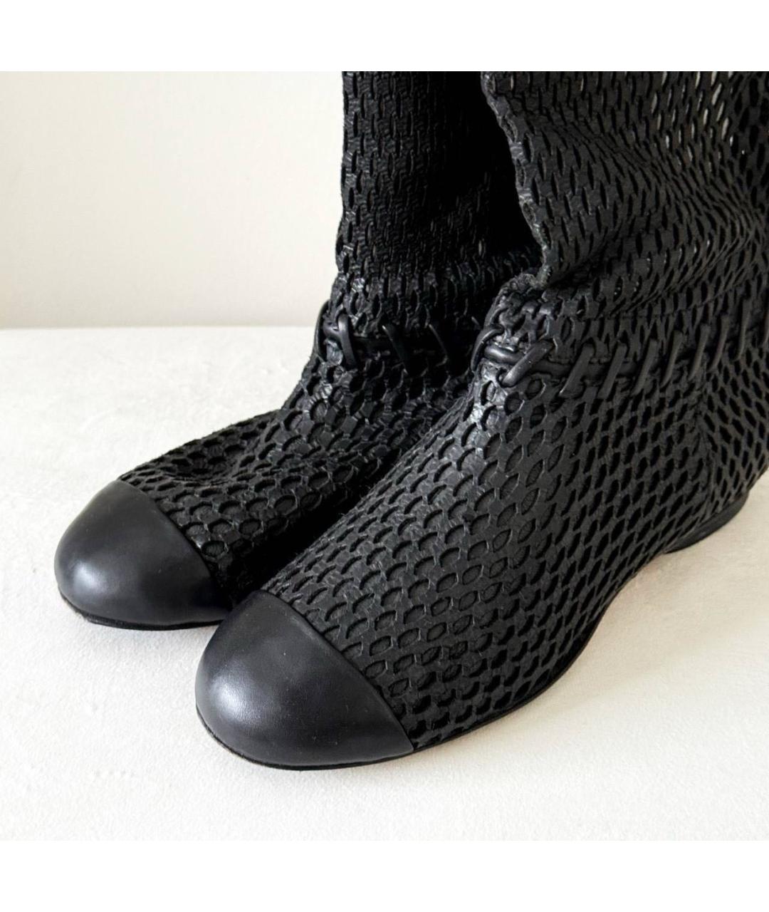 CHANEL Черные кожаные сапоги, фото 4