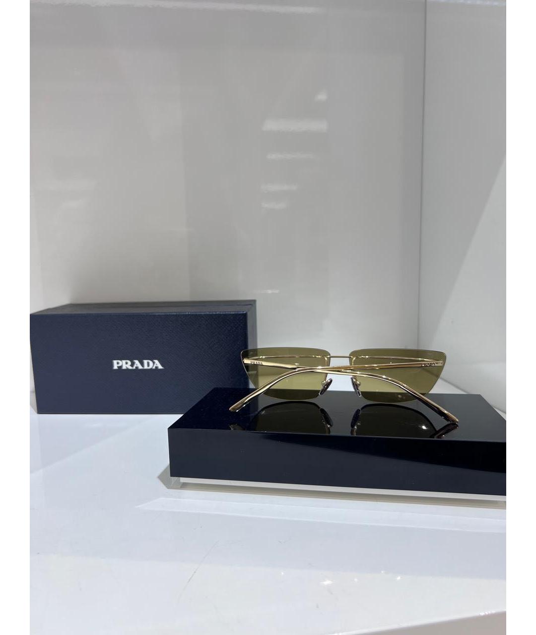 PRADA Золотые солнцезащитные очки, фото 3