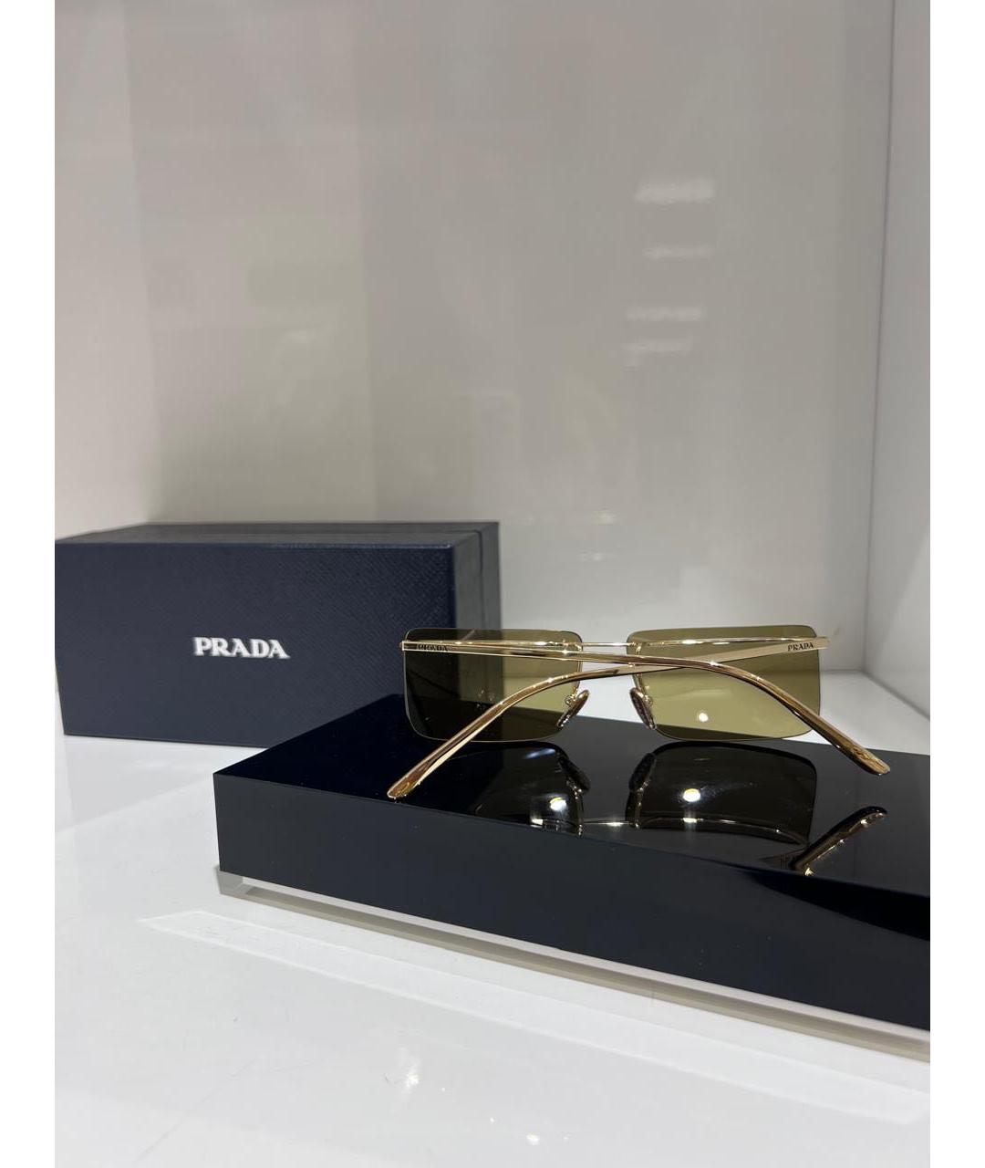PRADA Золотые солнцезащитные очки, фото 3