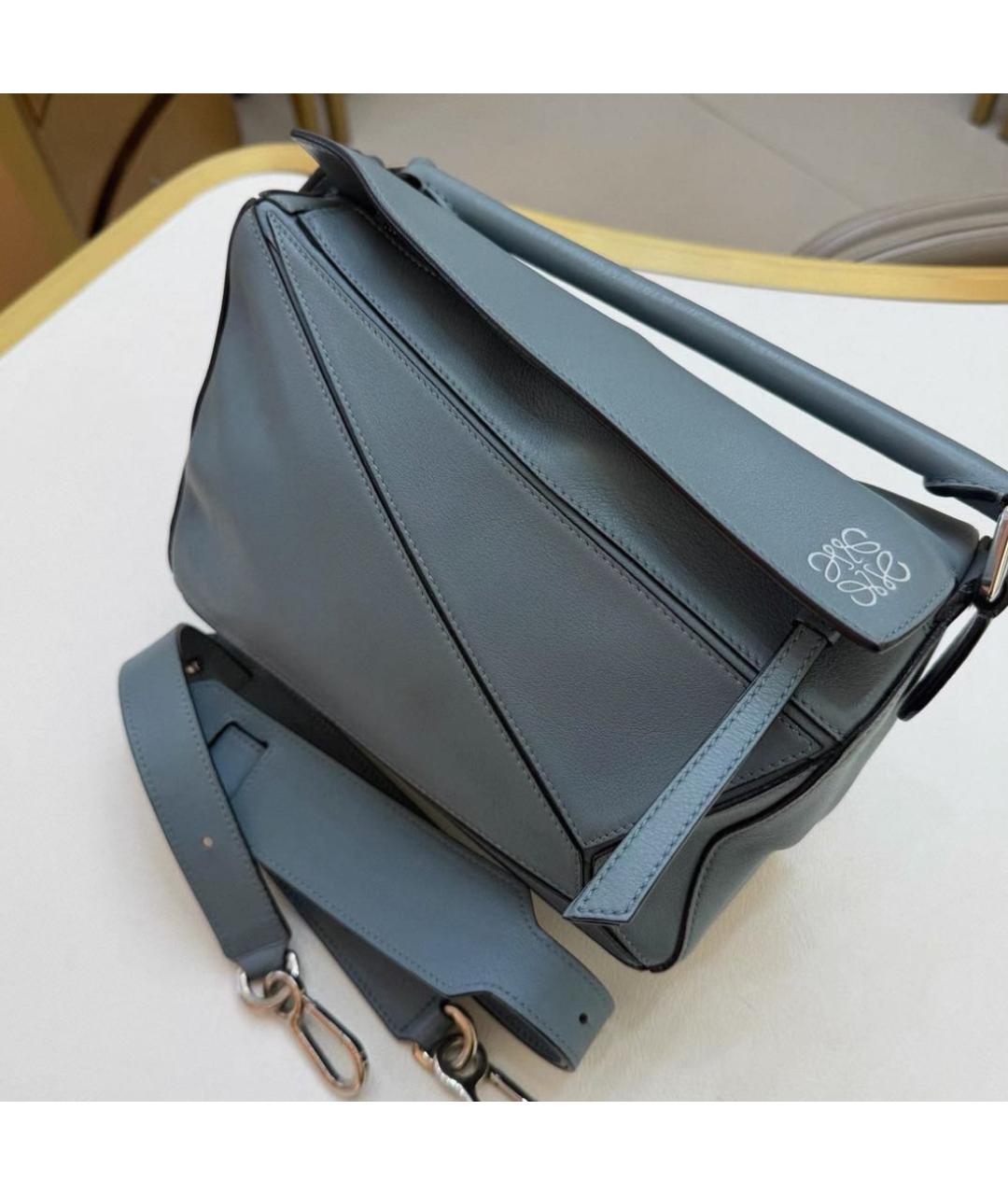 LOEWE Серая кожаная сумка с короткими ручками, фото 5