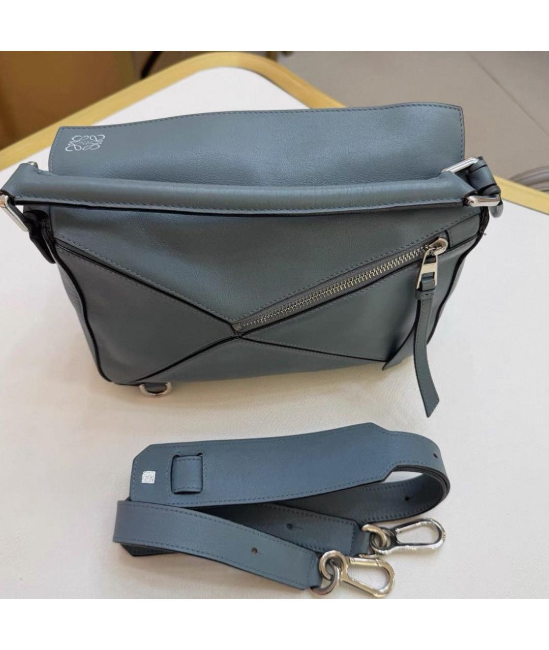 LOEWE Серая кожаная сумка с короткими ручками, фото 3