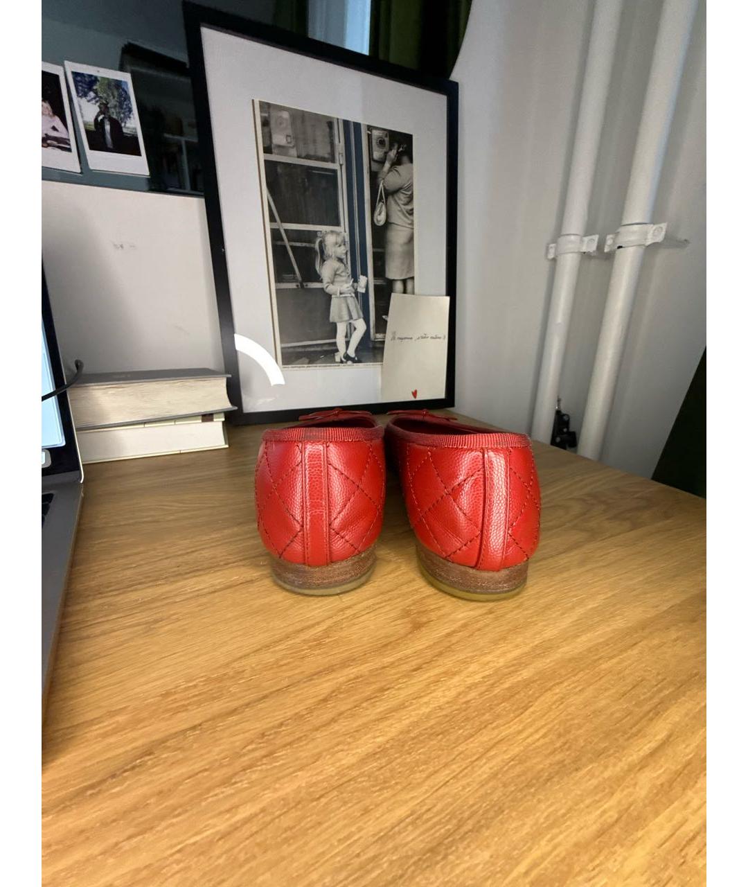 CHANEL Красные кожаные балетки, фото 4