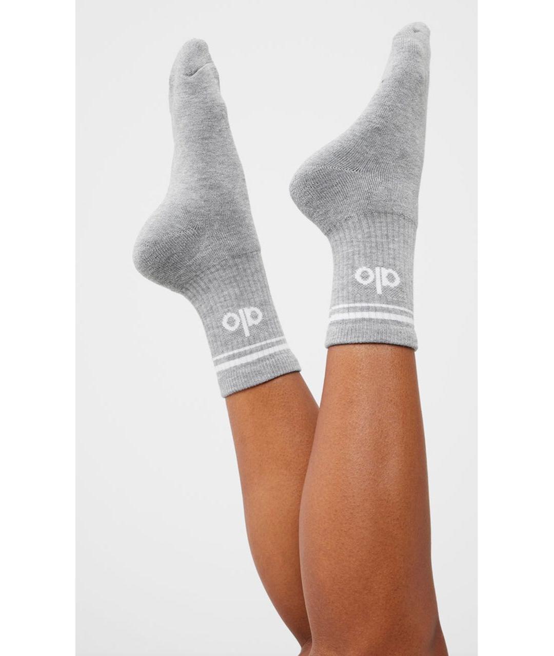 ALO YOGA Серые носки, чулки и колготы, фото 2