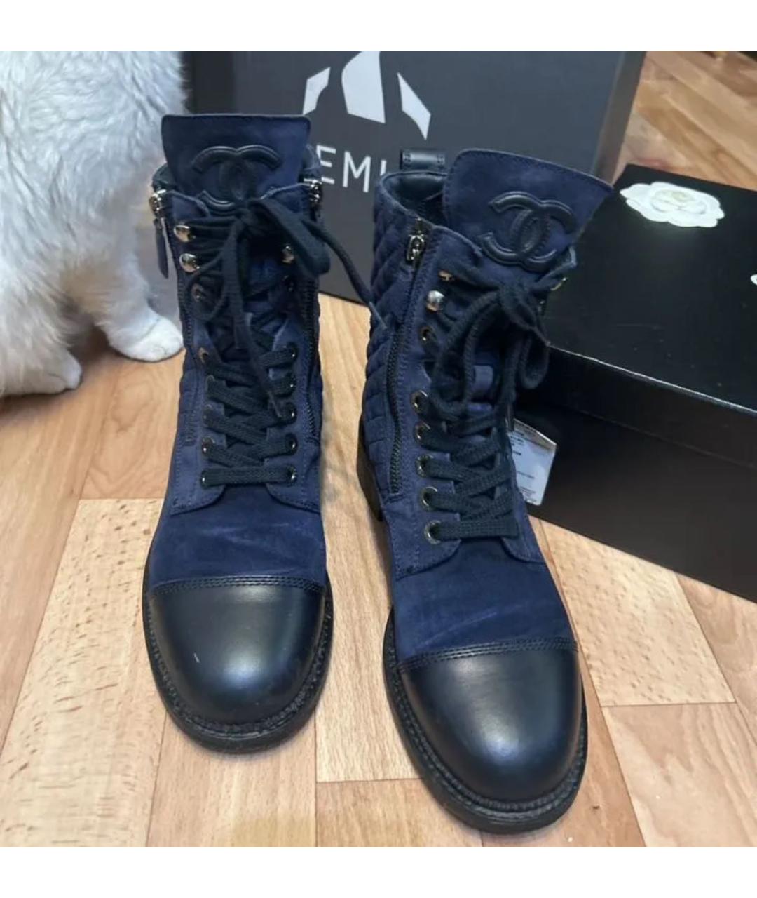 CHANEL Темно-синие замшевые ботинки, фото 4