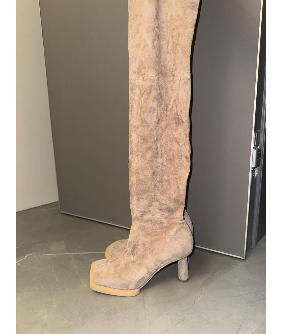 JACQUEMUS Бежевые замшевые ботфорты, фото 9