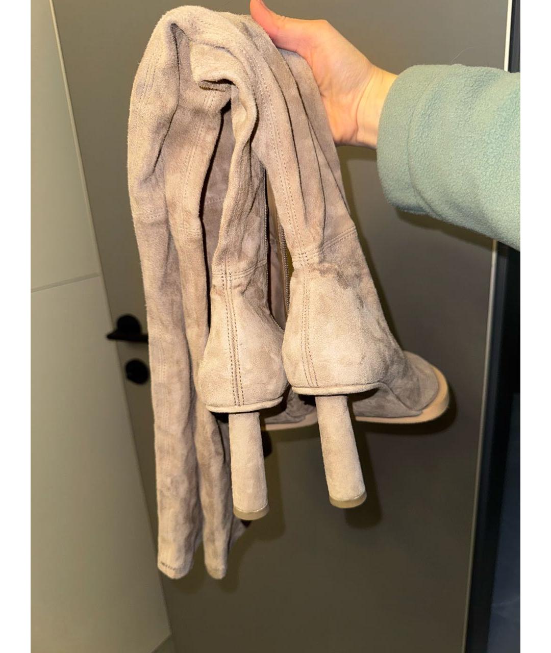 JACQUEMUS Бежевые замшевые ботфорты, фото 4