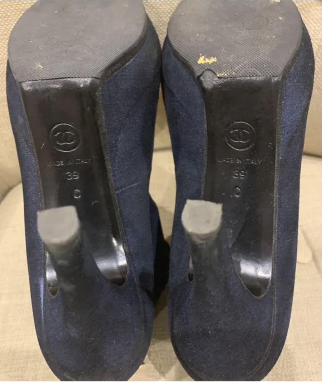 CHANEL Темно-синие замшевые ботильоны, фото 5