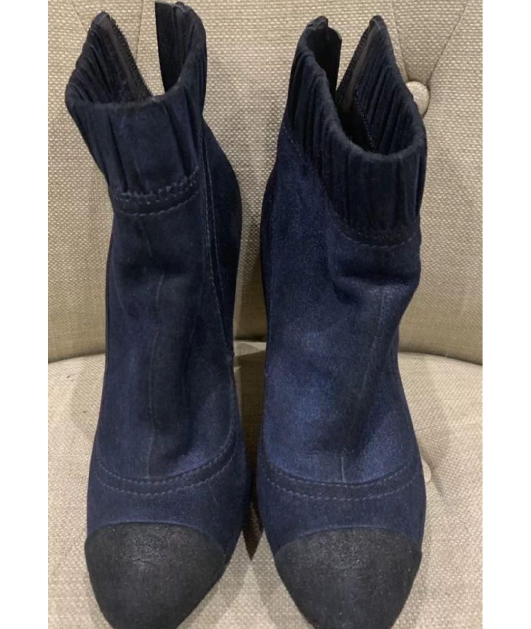CHANEL Темно-синие замшевые ботильоны, фото 3