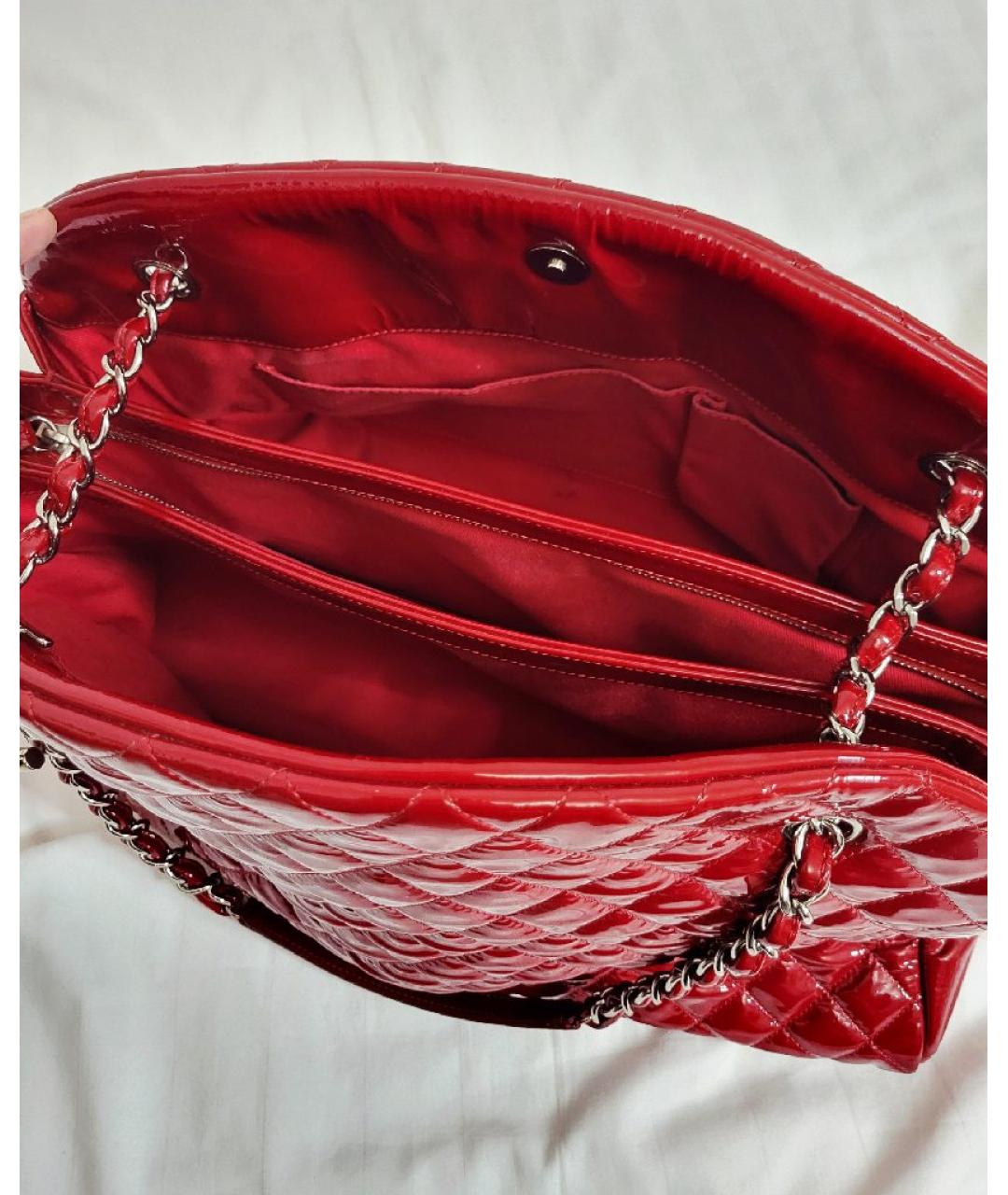 CHANEL Красная сумка через плечо из лакированной кожи, фото 4