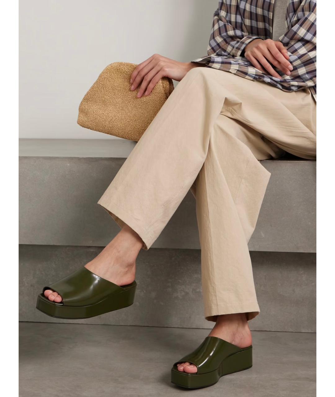 THE ROW Хаки кожаные шлепанцы, фото 2