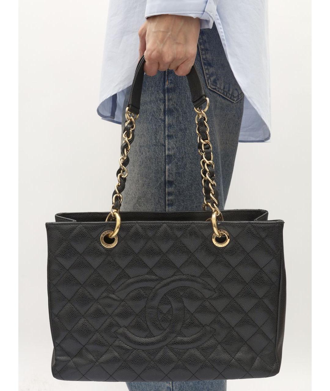 CHANEL Черная кожаная сумка тоут, фото 2