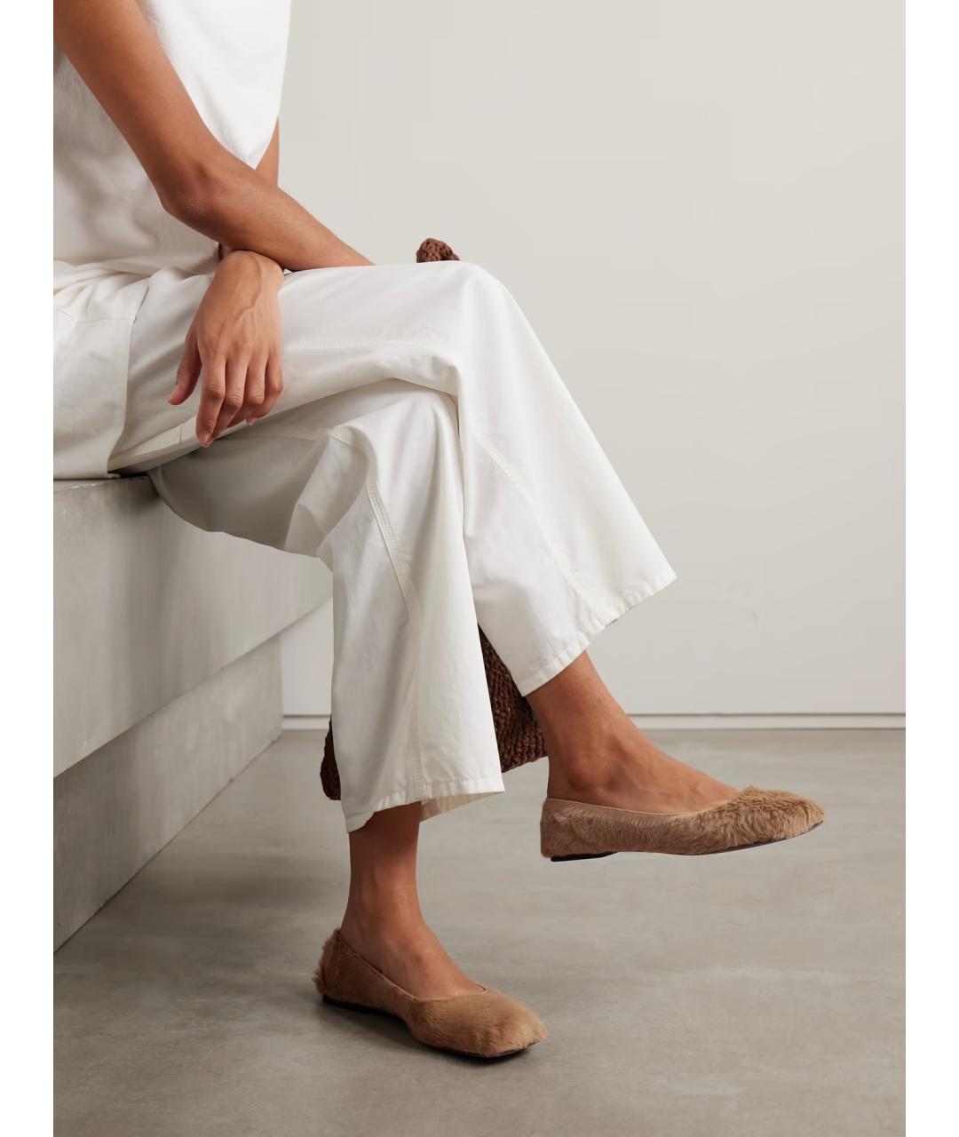 THE ROW Бежевые кожаные балетки, фото 2