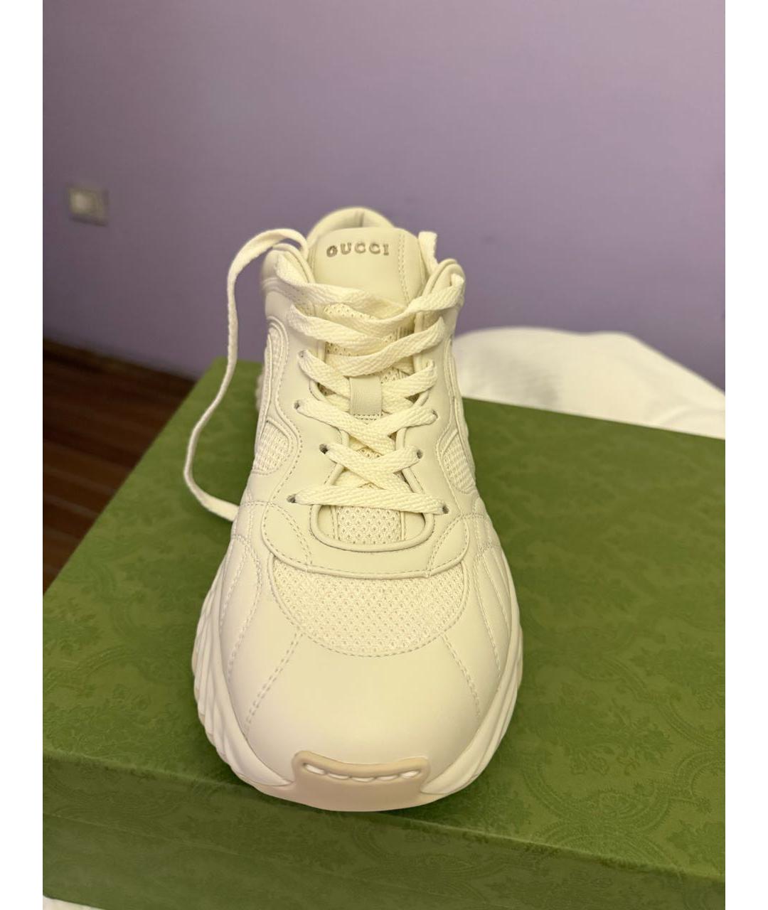 GUCCI Белые кожаные низкие кроссовки / кеды, фото 2